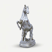 Horse Showpiece, Resin Rearing Horse Figurine / Decorative Tabletop Statue for Home Décor, Office Décor & Gifting